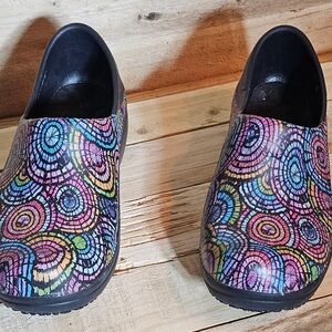 Colorful Swirl Pattern Slip-On Clogs